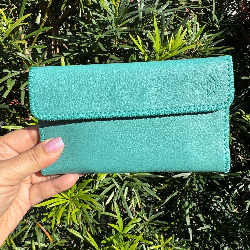 Lyons Leather Co. Turq Travel Wallet